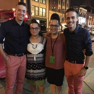 Meet your Posher, Max